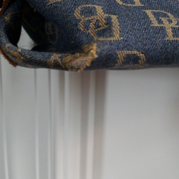 Dooney &Bourke handbag - Picture 2 of 7